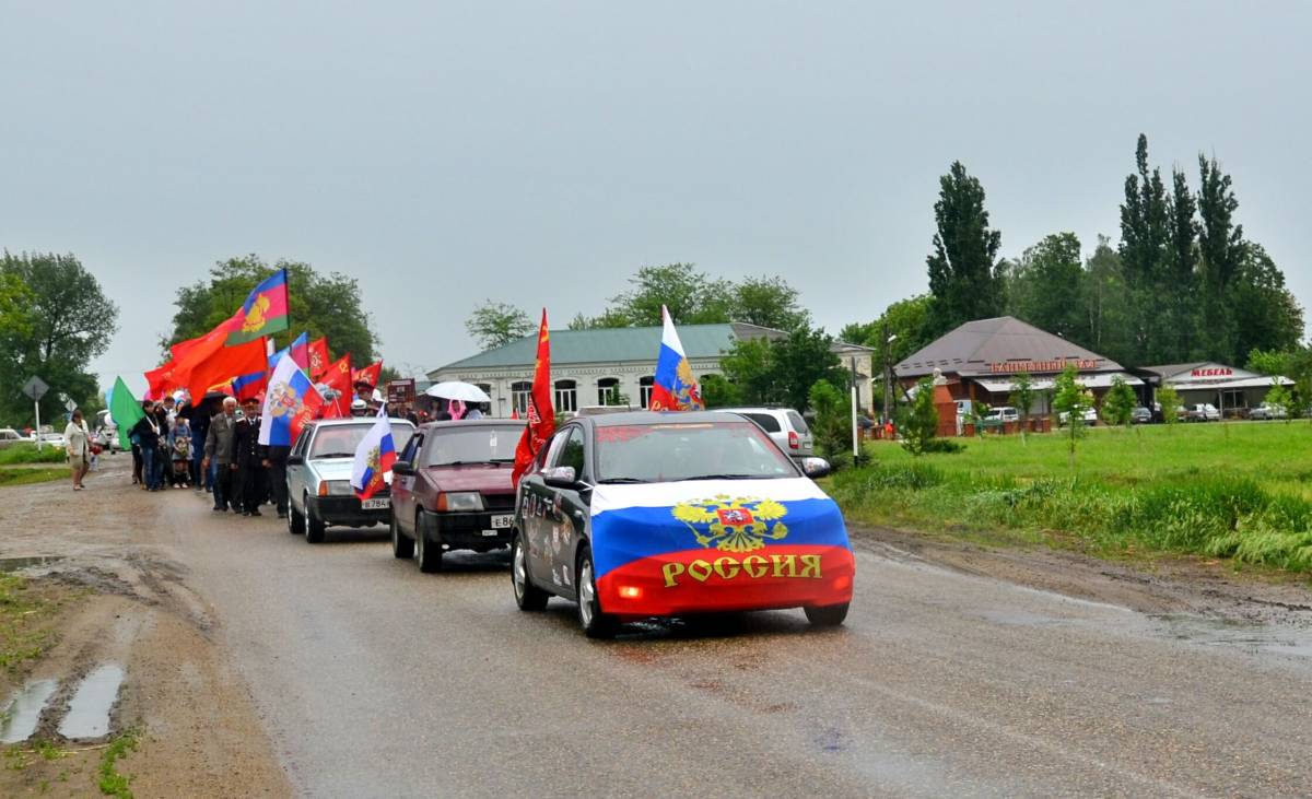 В Новомалороссийской прошел автопробег в честь Дня Победы