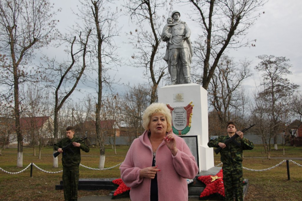 Погода ст новомалороссийская. Ст.Бузиновская Краснодарский край Выселковский район. Памятники в Новомалороссийской. Выселковский район поселок Газырь. Поселок Газырь достопримечательности.