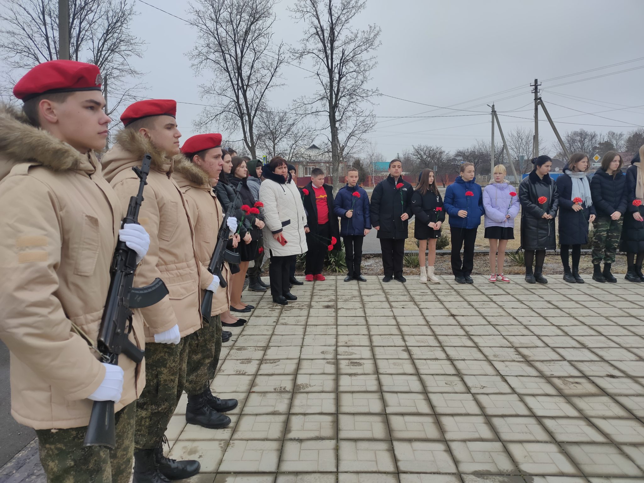 Погода ст новомалороссийская. Выселковский район ст Новомалороссийская. Фотографии героев Сталинградской битвы. Красная армия. Сталинград 2 февраля 1943 года фото.