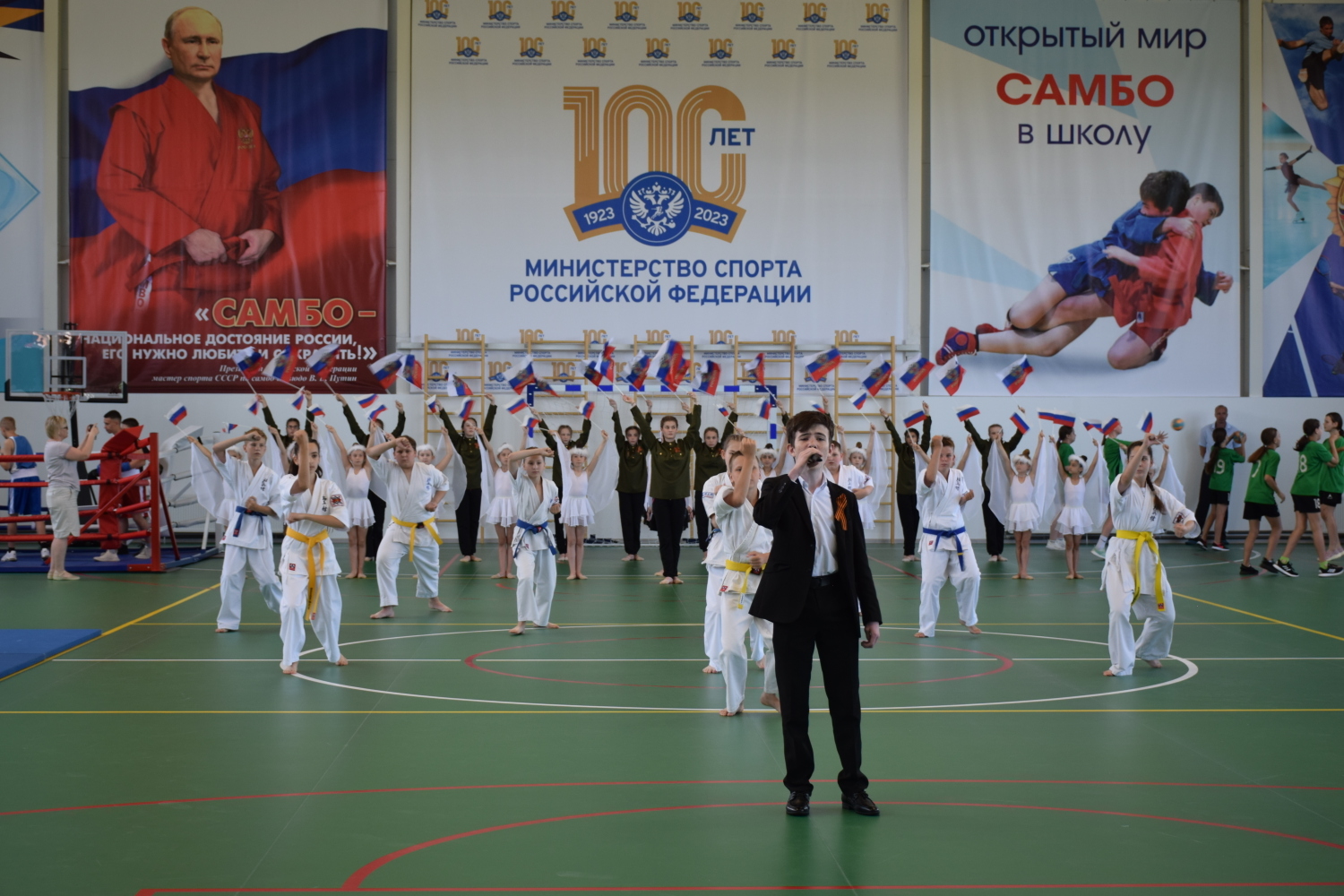 В Крупской открыли малобюджетный спортивный комплекс (фото)